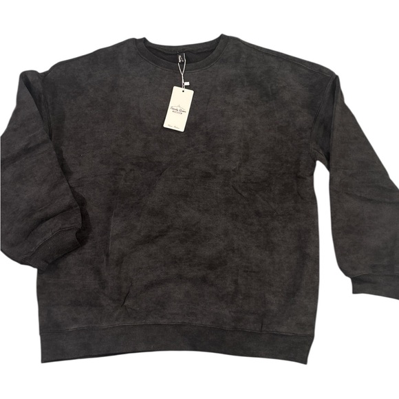 Trendy Queen fleece pullover. (048) - Picture 1 of 3